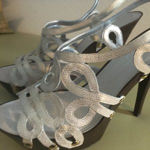 Jessica Simpson Genaviv Gold Metallic Leather San